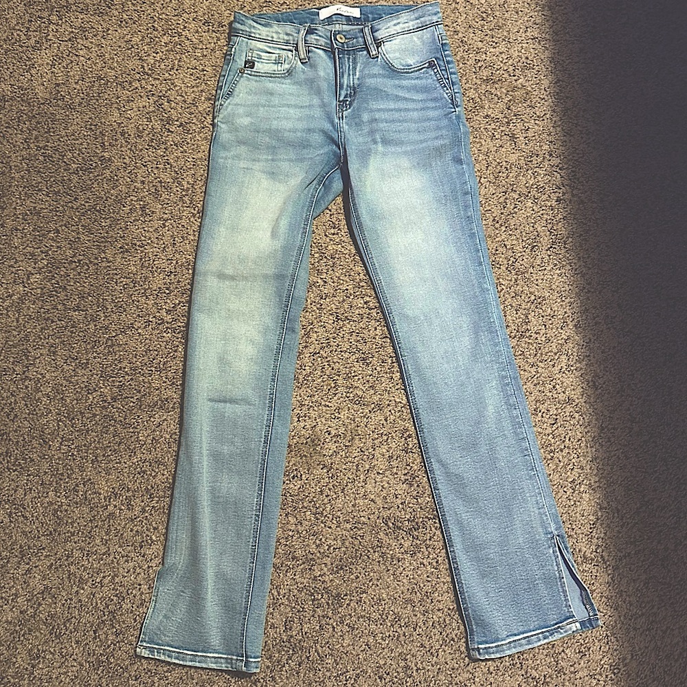 KanCan Mid Rise Y2K Bootcut Jeans
Slightly used, very cute, in excellent shape.